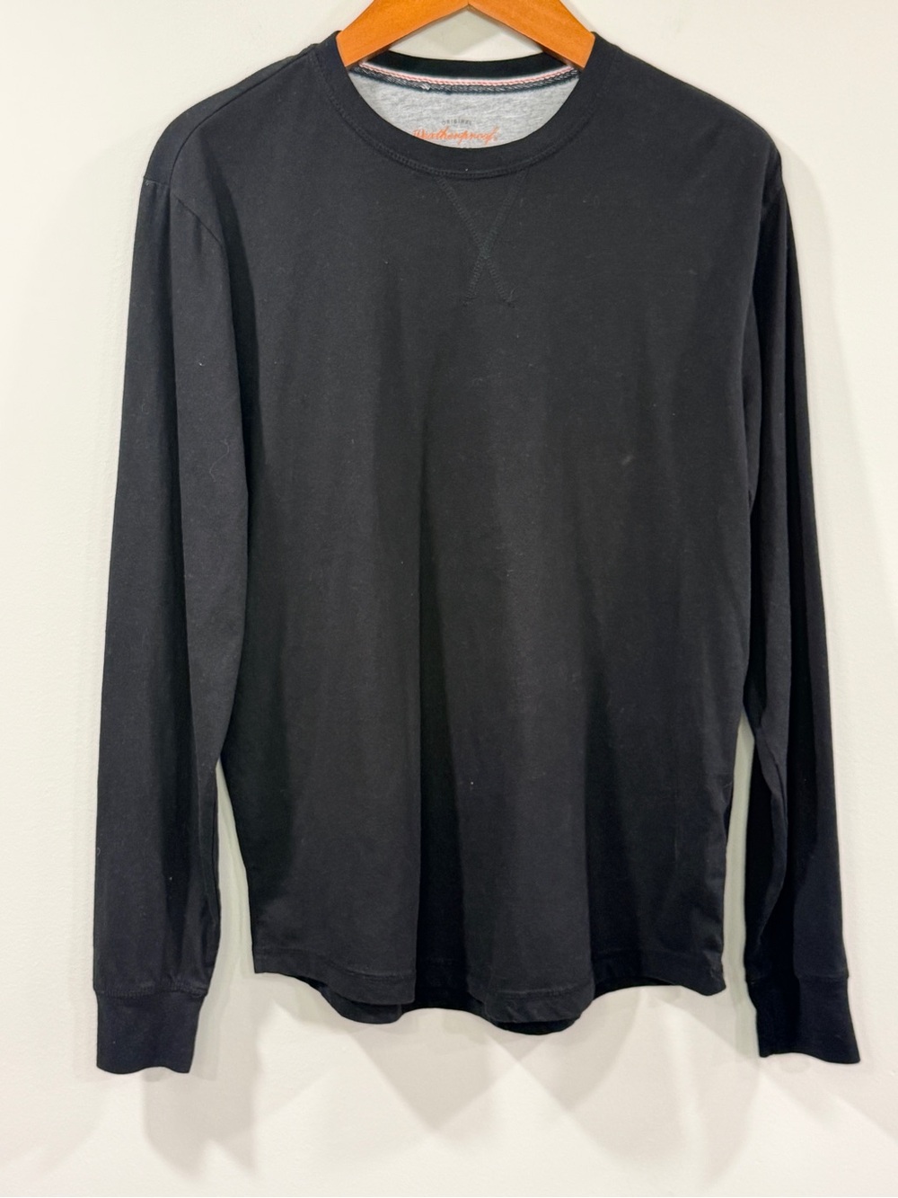 Weatherproof Vintage Mens Black Long Sleeve Crewneck Scoop Bottom Shirt Size M